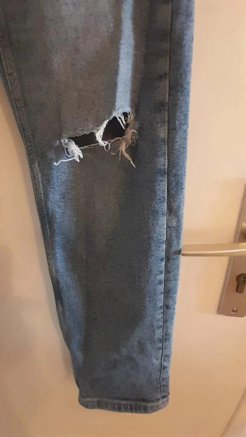 Jeans rasgado, para mulher, tamanho 40, Marca Stradivarius – photo 3